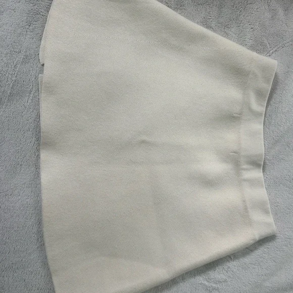 Stylish Off-White Cotton Skirt - Picture 2 of 3